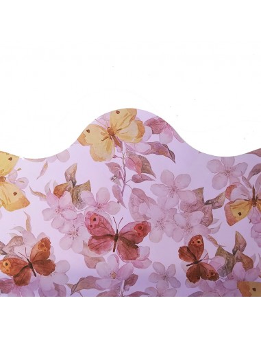 Blonda con motivos de mariposas